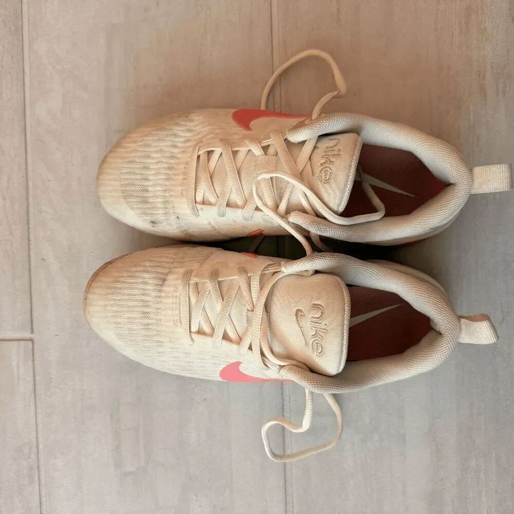 Nike Zoom Bella 6 Sand Drift Coral Chalk Womens 7.5 Cream DR5720 101 Sneakers - Picture 3 of 8
